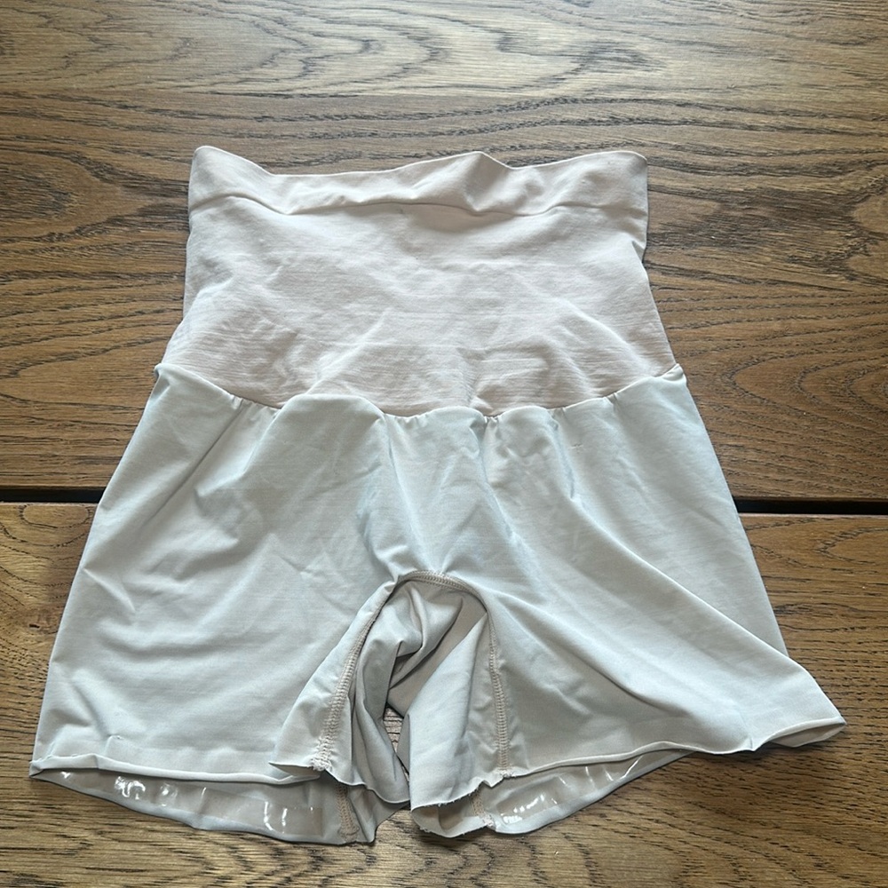 Spanx compression shorts